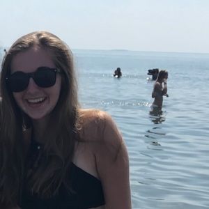 Meet your Posher, Lisa